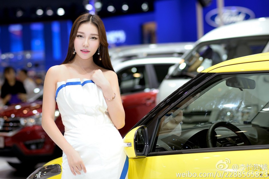 高雅气质车模李怡陶桃美图合辑