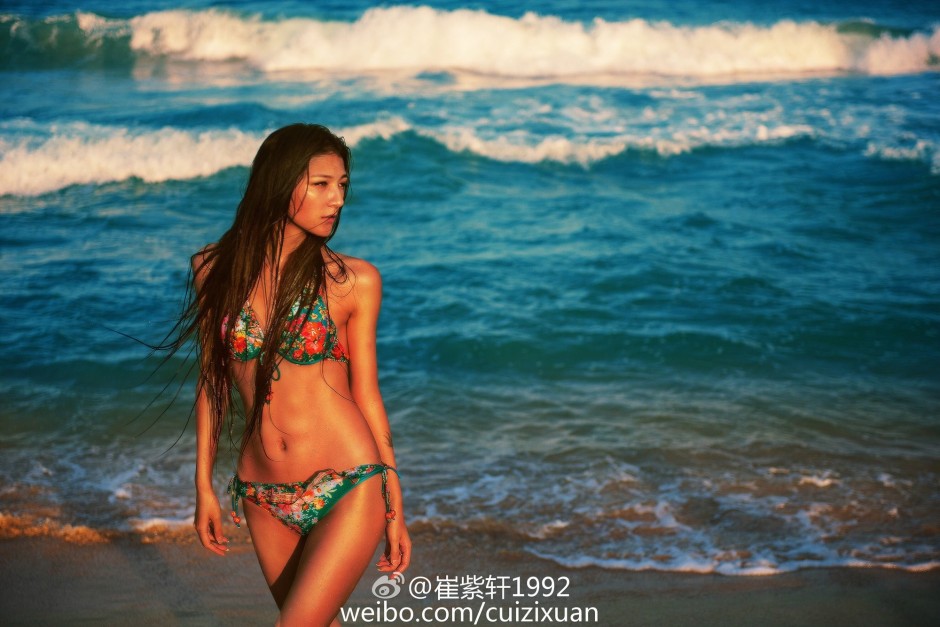 中国美女模特崔紫轩写真图片