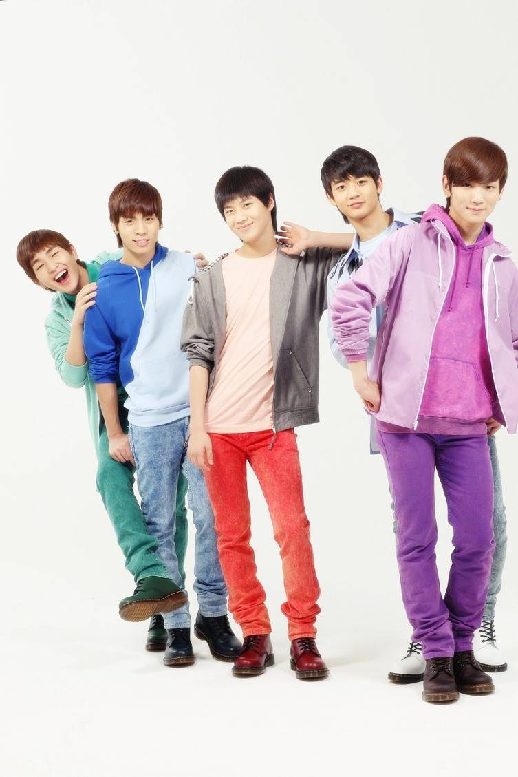 SHINEE李泰民出道青涩写真分享