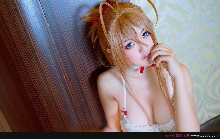 三个神级校园美女Cosplay《学园默示录》 胸器无敌