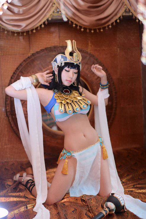 白皙萌妹子甜美cos动漫少女