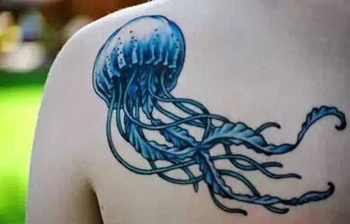 非主流女生纹身水母图片