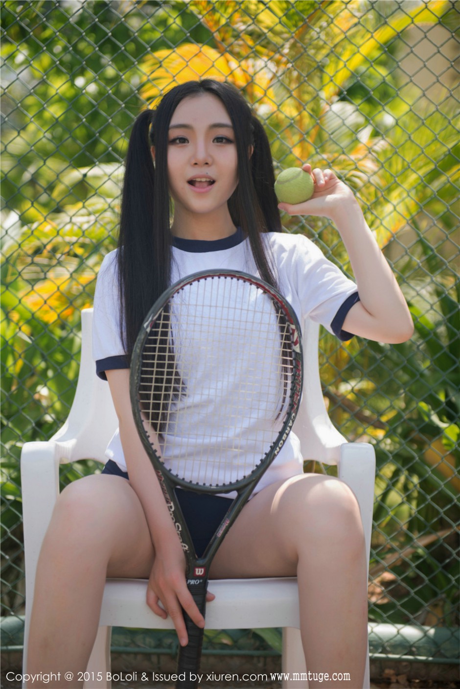 极品童颜美女许文婷户外诱人写真集