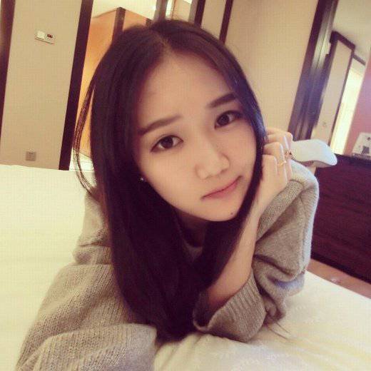 非主流美女迷人侧脸生活照