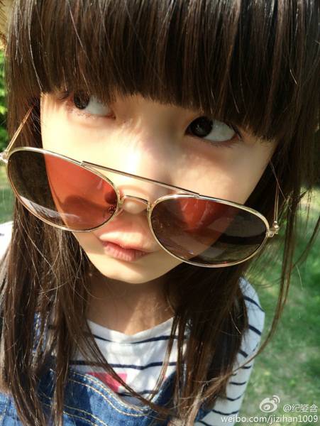 00后纪姿含甜美笑容暖化人心