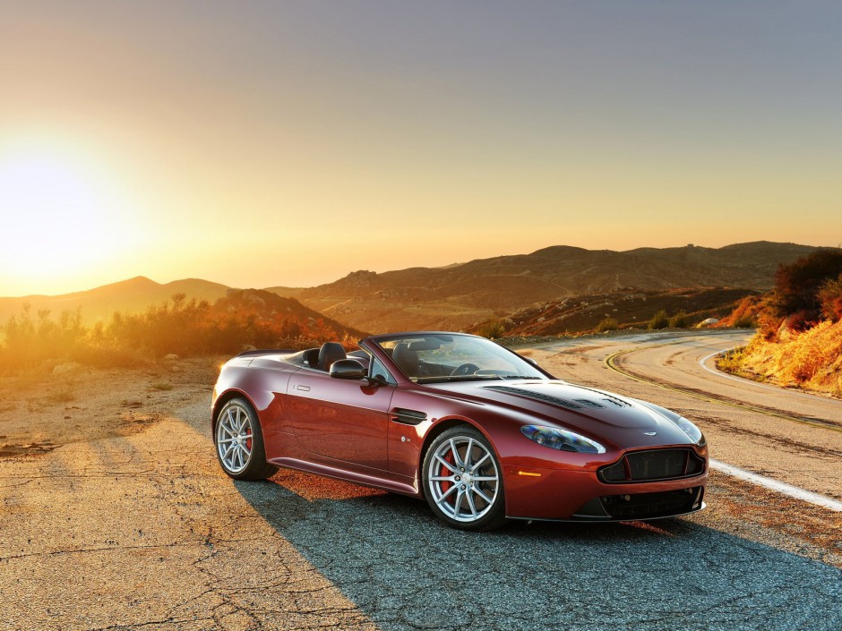 阿斯顿马丁V12超跑高清壁纸