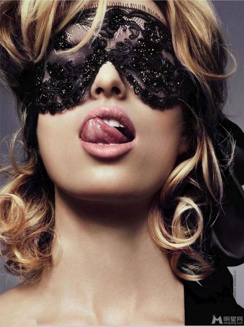全球最性感超模卡罗莱娜·科库娃魅惑写真