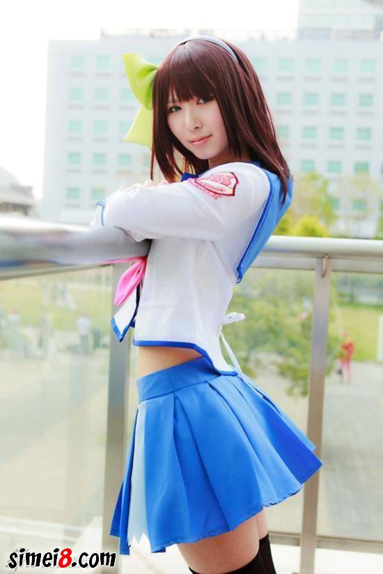 清纯学生妹变身cf女人物cosplay图片