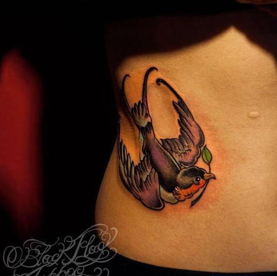 腰腹部个性燕子刺青纹身图案大全