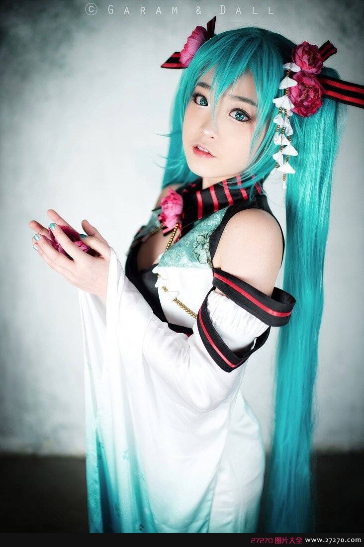 酥胸半露 美腿初音未来COS