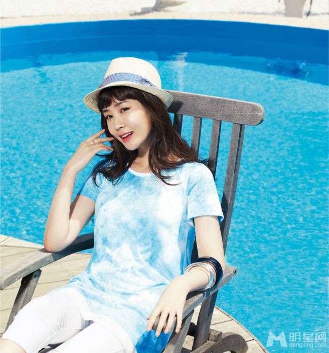 李多海春夏甜美清新杂志写真