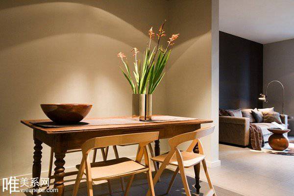 深色系后现代艺术风格装饰设计风格