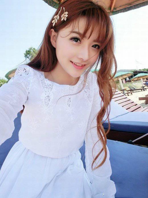 长发气质90后女生图片高清