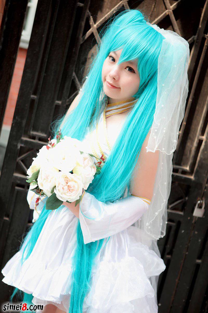 漂亮美眉真人cos初音福利图来了