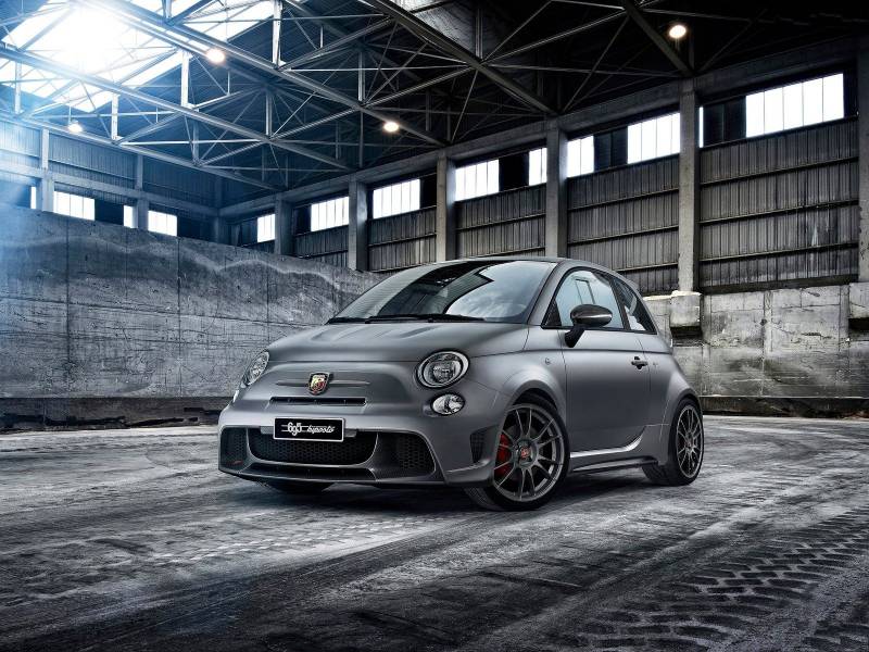 菲亚特695深灰色2015款Abarth Biposto汽车