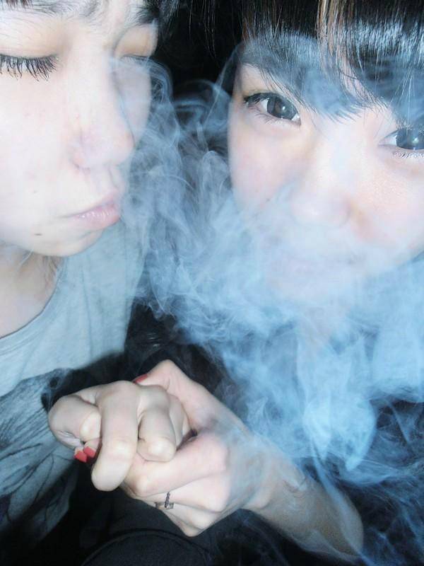 牵手一起走浪漫情侣图片