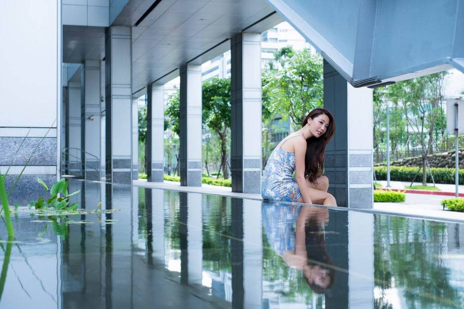 台湾气质腿模玛儿唯美外拍