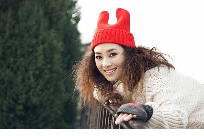 中国大陆歌手汤晓菲甜美圣诞写真