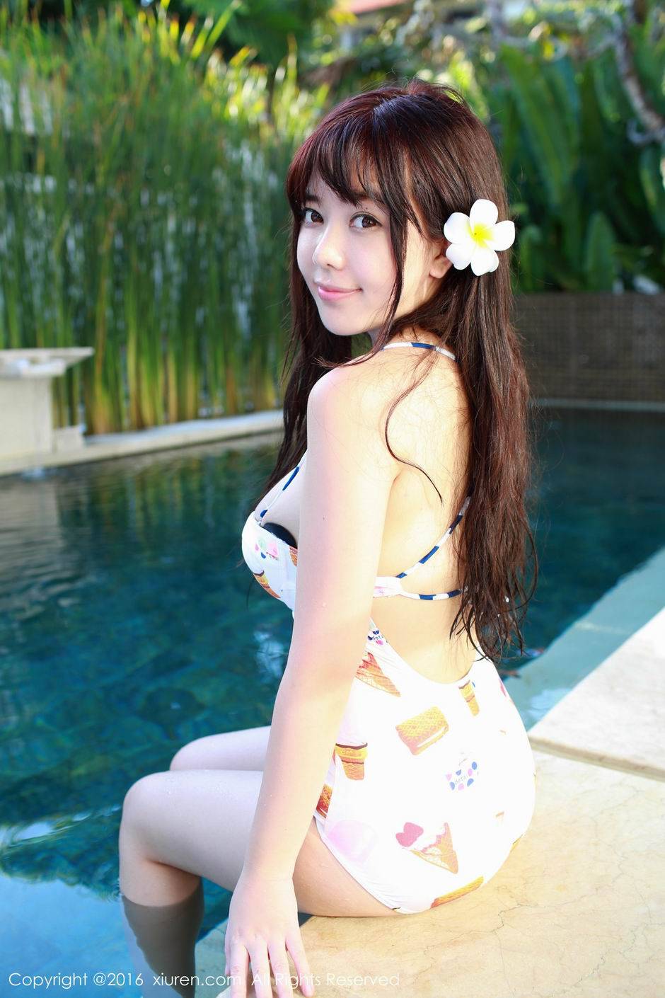 秀人刘飞儿最新写真上演清凉性感