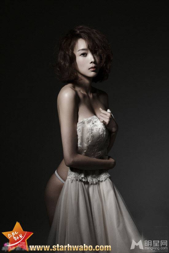 韩国美女演员河珠熙挑战大尺度性感写真