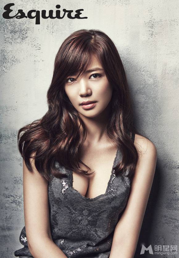 韩国女明星李泰林大气性感写真照