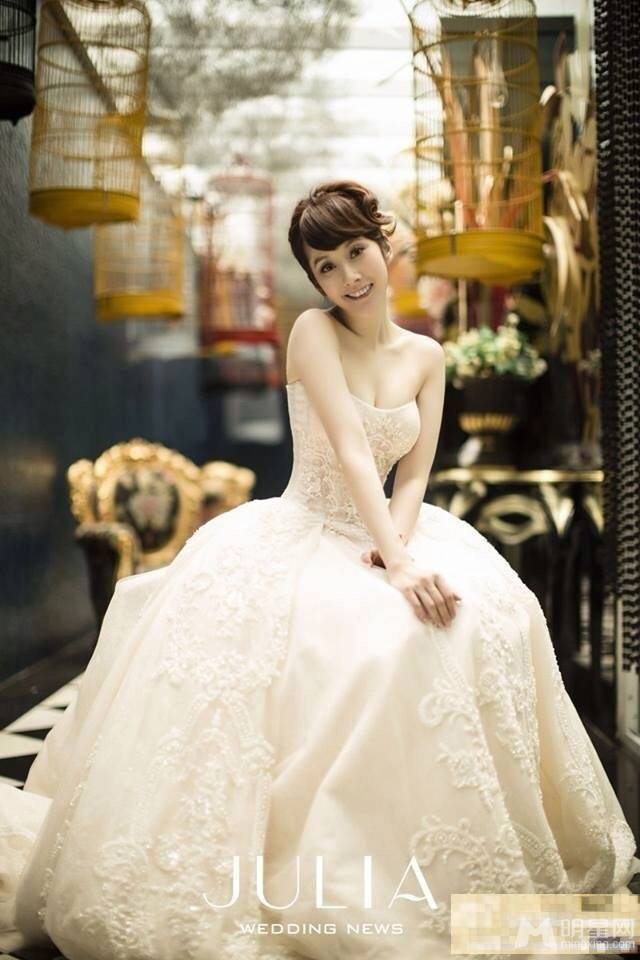 中国台湾美女明星许慧欣唯美婚纱照