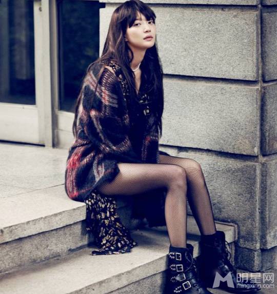 申敏儿性感妩媚画报写真