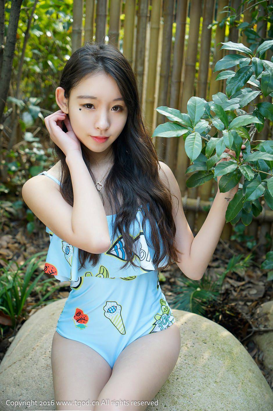 清纯靓丽养眼美少女梓萱Crystal温泉旅拍