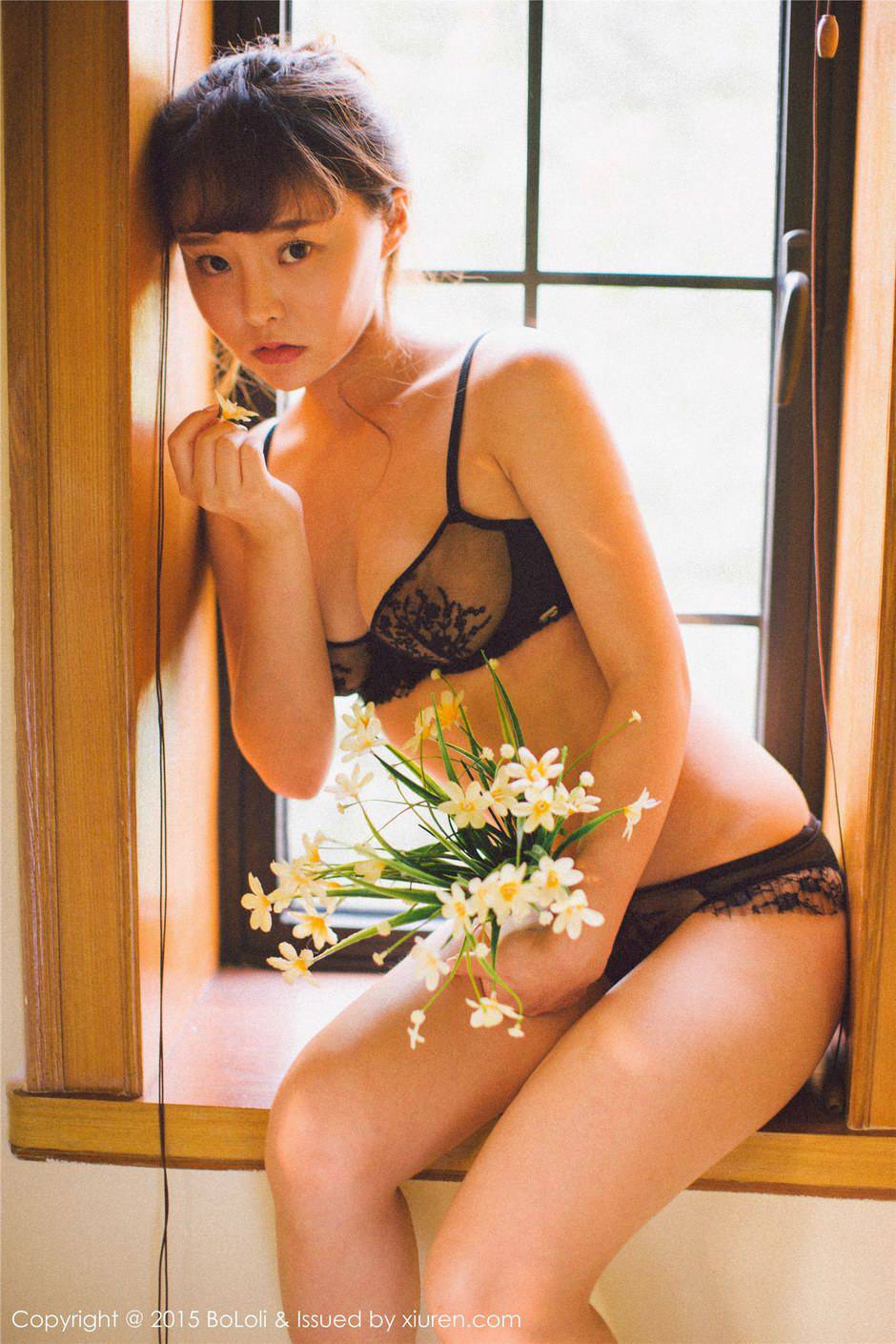波萝社90后美少女柳侑绮Sevenbaby日本古居清新写真
