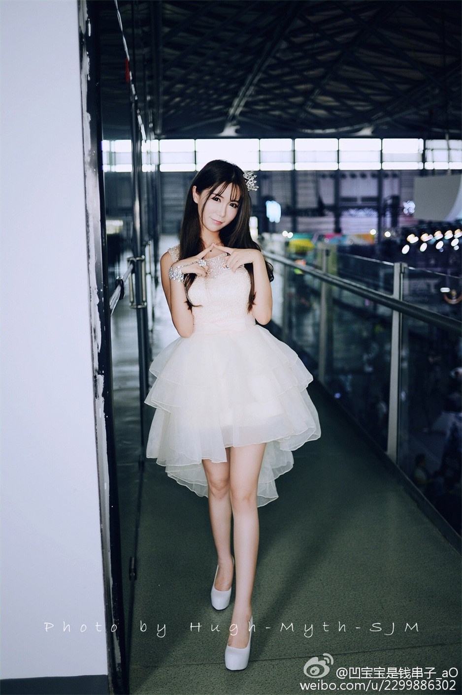 90后长发美女校花凹宝宝是钱串子写真照