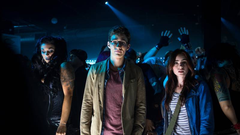 欧美神话电影《圣杯神器·骸骨之城》高清壁纸