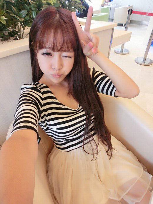 可爱90后小美女精彩图片