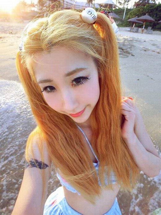 美女的清纯可人生活照