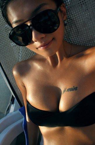 中国性感女郎胸部纹身图片