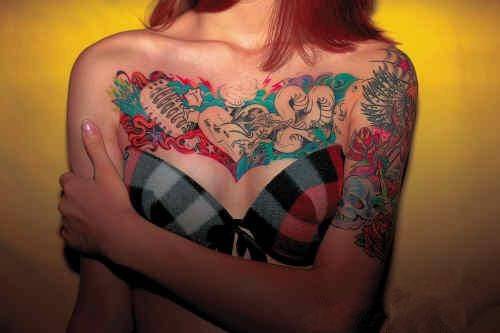 女生胸部个性纹身图案大全