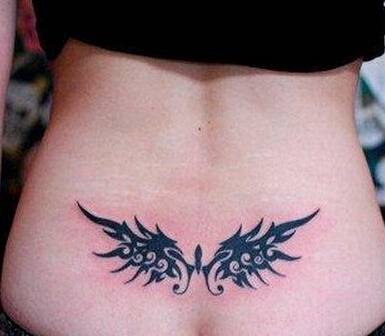 腰部天使之翼图腾纹身图片