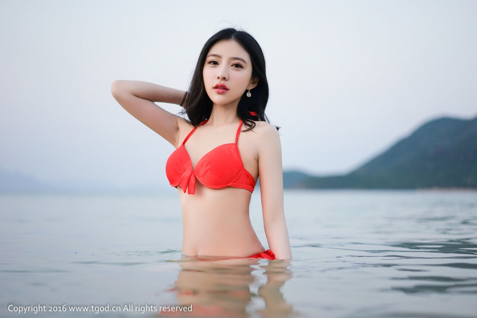 阳光气质型美女施忆佳KITTY越南芽庄旅拍