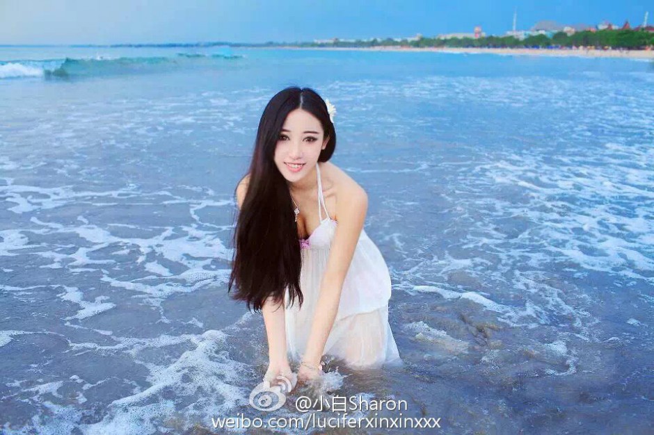 超可爱漂亮美少女小白Sharon美照来袭