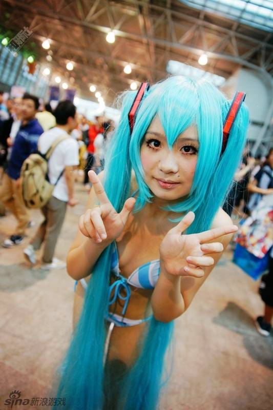 初音条纹内衣cosplay图片