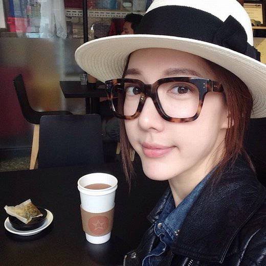 女生唯美个性图片侧脸长发写照