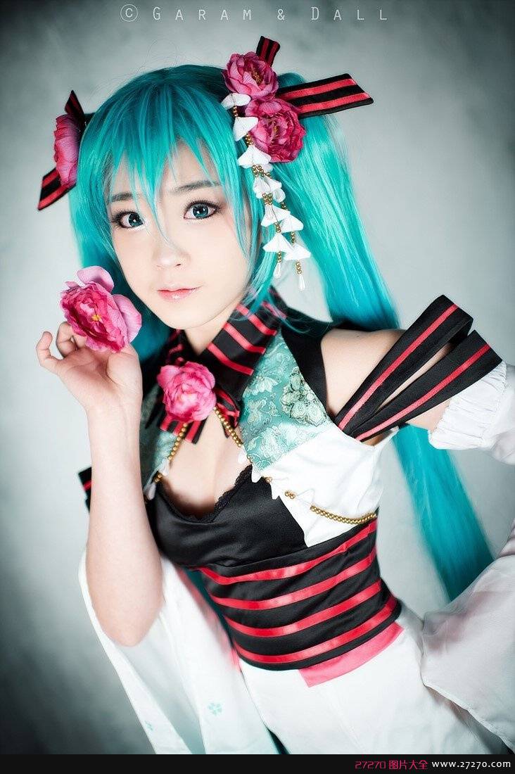 酥胸半露 美腿初音未来COS