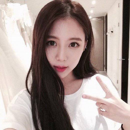 日本性感90后中学女生图片