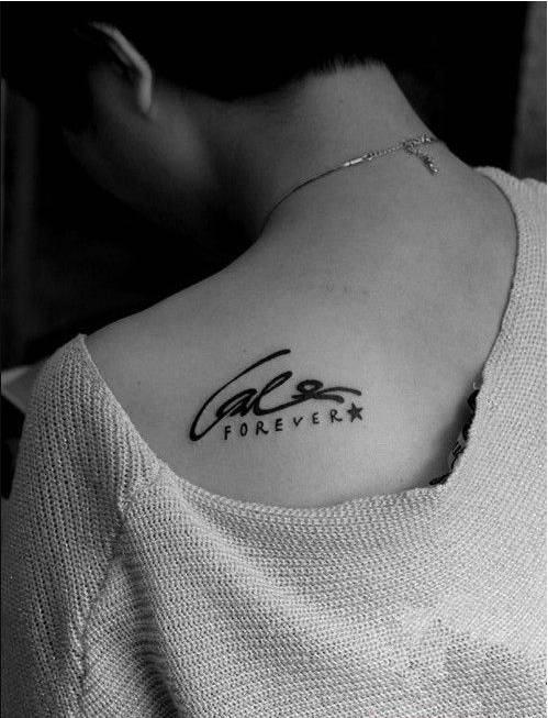 适合女生的唯美后肩英文个性刺青