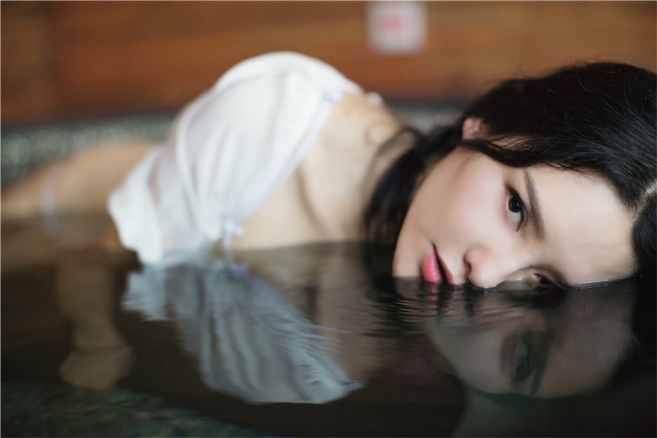 美胸女神樱桃透明蕾丝内衣性感大片