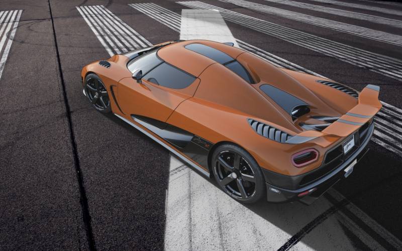 Koenigsegg幽灵个性酷炫超跑驰骋街道