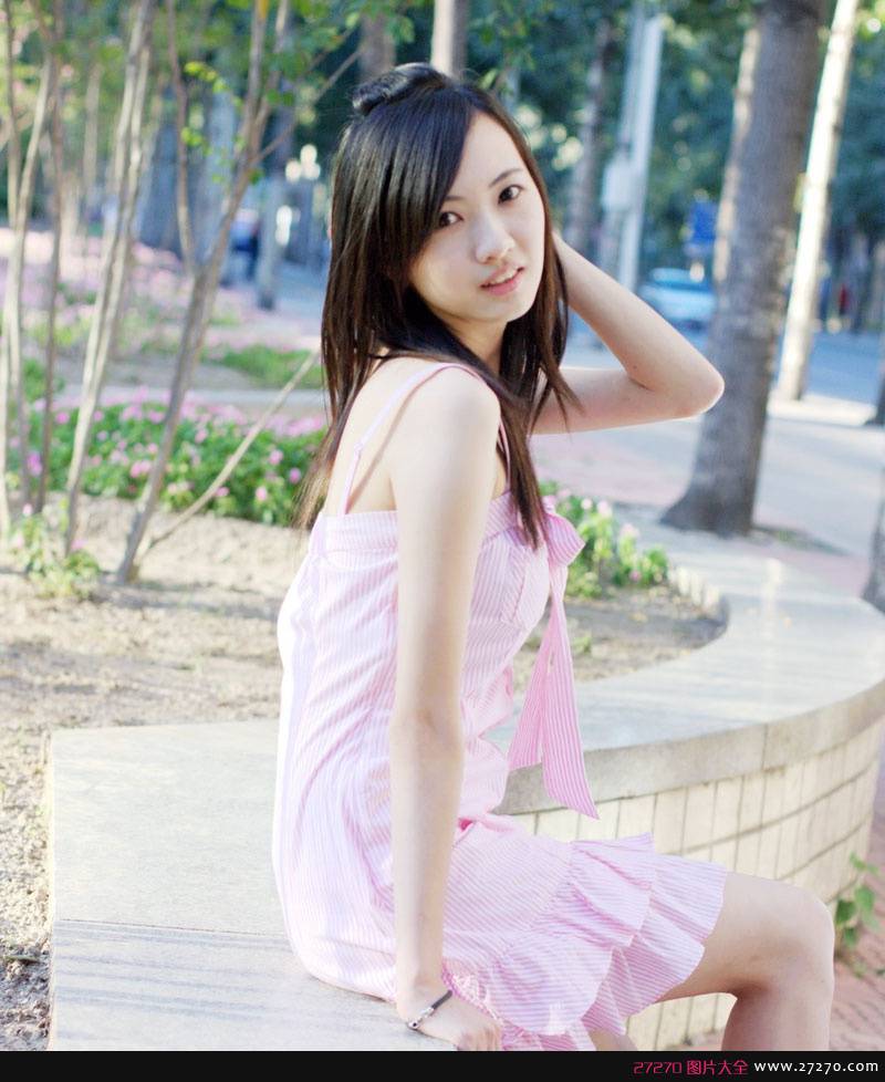 推女神程彤颜长发飘飘唯美私房照