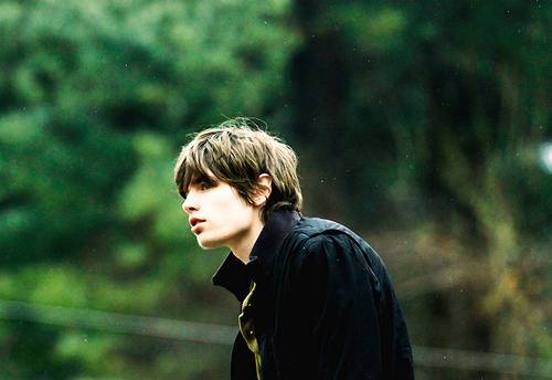 欧美范帅男伤感大图片