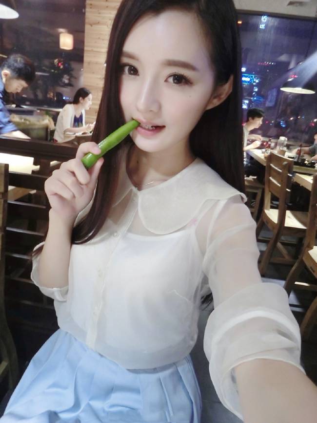 陈丹婷时尚纯美迷人生活自拍照