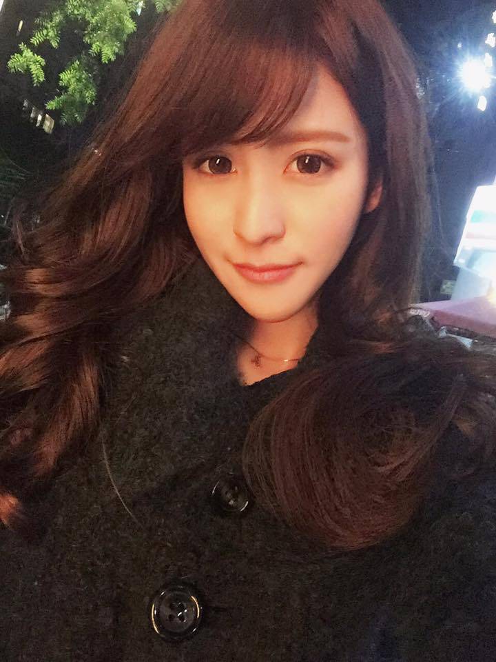 台湾校花极品女神李娜颜值爆表