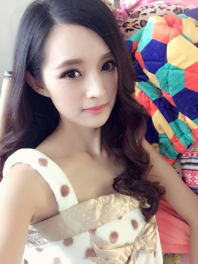 陈丹婷时尚纯美迷人生活自拍照